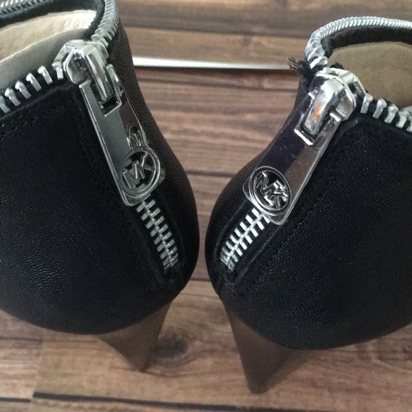 NWOT Michael Kors Stiletto Ankle Boots - Picture 4 of 7